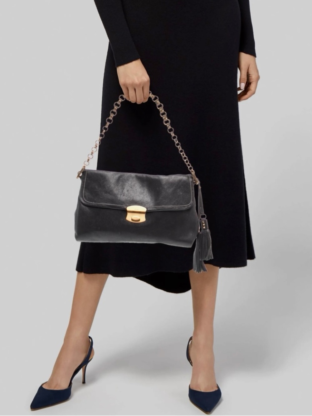 Vintage Prada Vitello chain leather shoulder bag in black. - Picture 14 of 14
